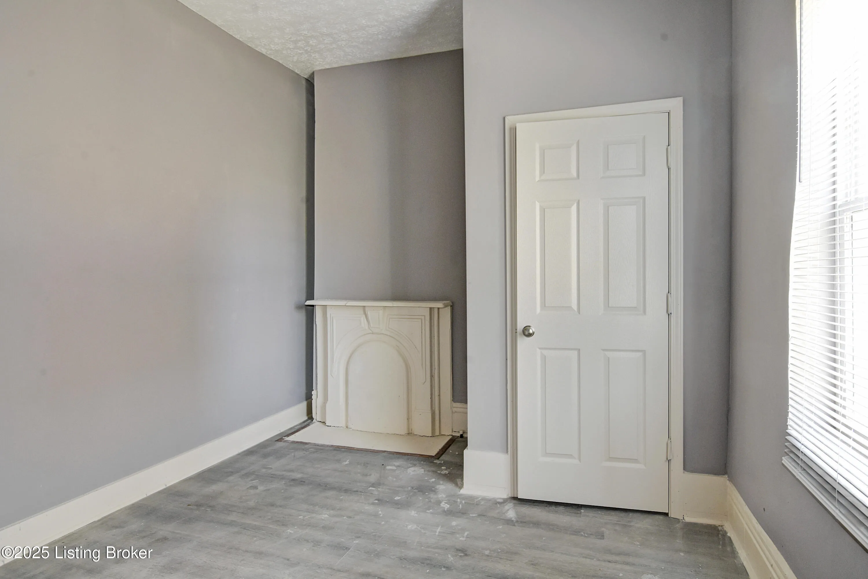 Louisville, Kentucky 40211, United States, 3 Bedrooms Bedrooms, ,1 BathroomBathrooms,Residential,Active,108589