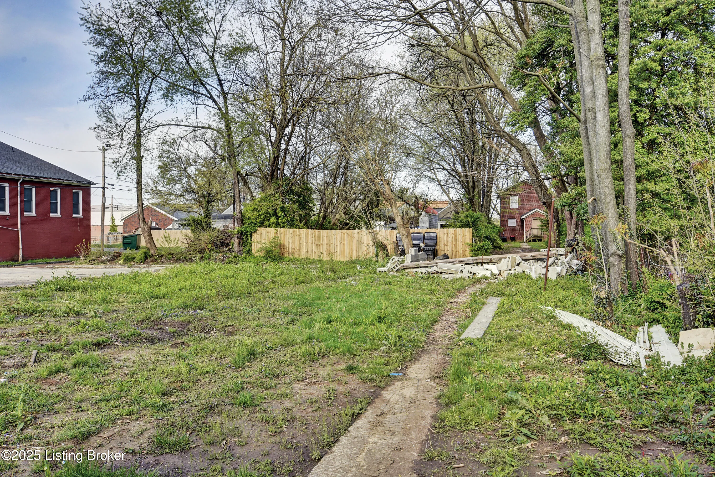 Louisville, Kentucky 40211, United States, 3 Bedrooms Bedrooms, ,1 BathroomBathrooms,Residential,Active,108589