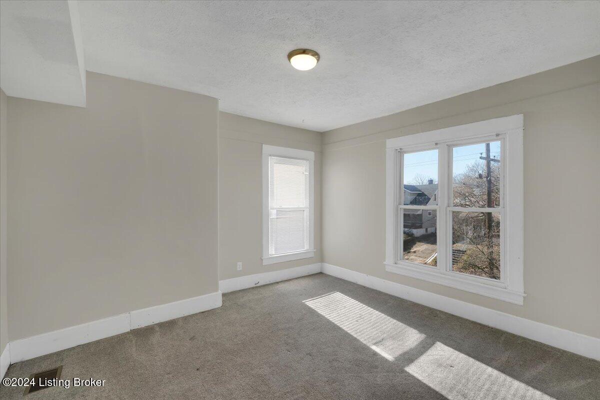 621 S 41st St, Louisville, Pennsylvania image 32