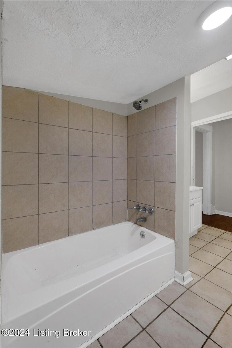 621 S 41st St, Louisville, Pennsylvania image 38