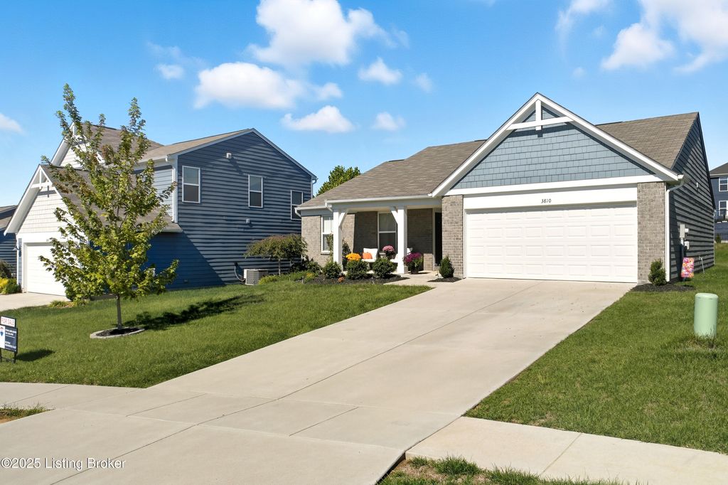 Photo of 3810 Scarlet Oak Ln, La Grange, KY 40031 (MLS # 1704162)