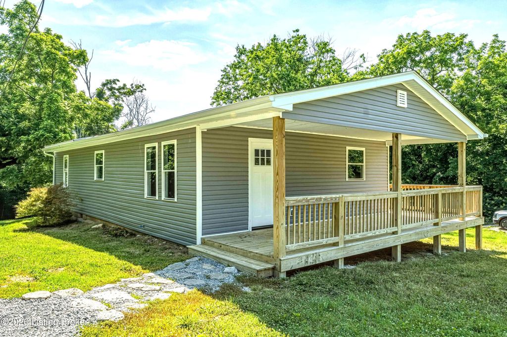 Photo of 400 Maple Ct, La Grange, KY 40031 (MLS # 1719598)