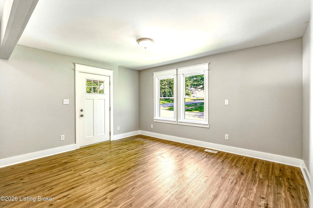 Photo of 400 Maple Ct, La Grange, KY 40031 (MLS # 1719598)