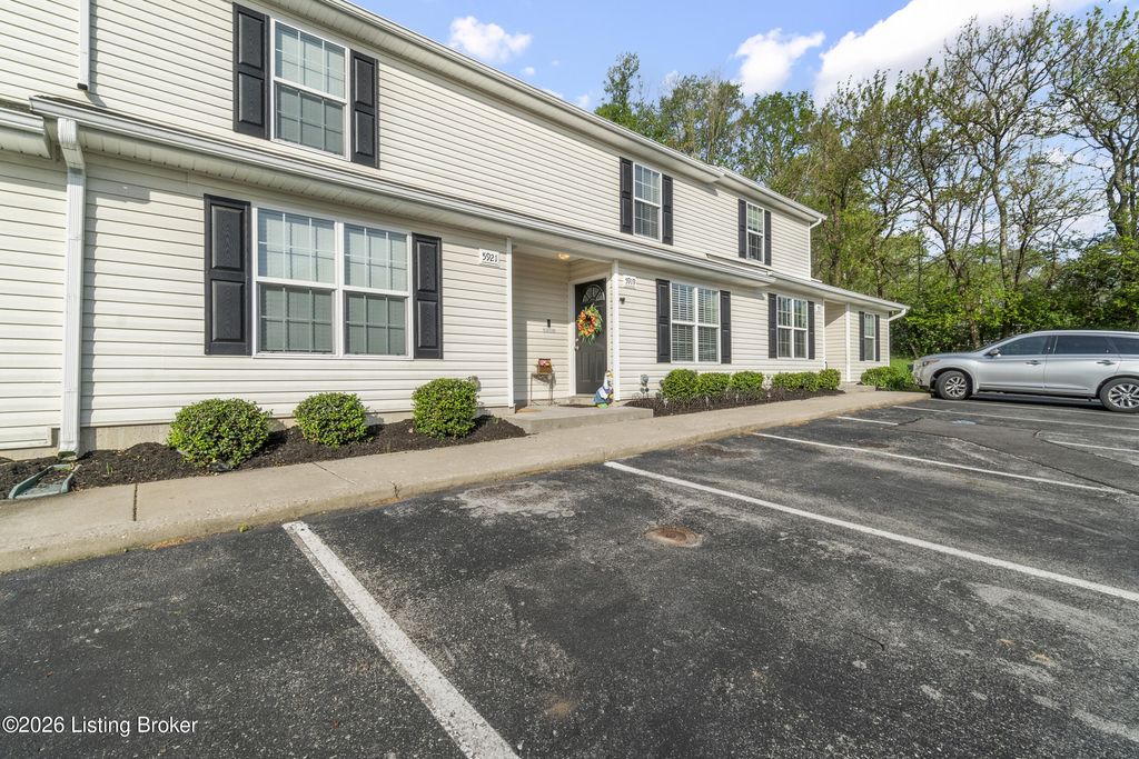 Photo of 5921 Woodcreek Crossing Way, Crestwood, KY 40014 (MLS # 1714571)