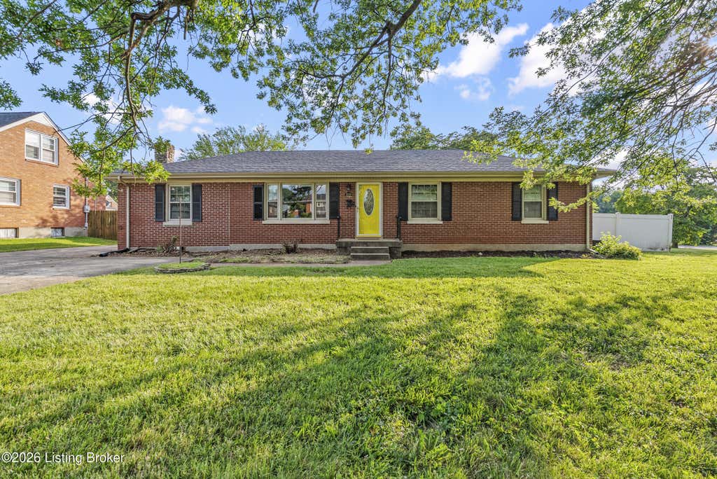 Photo of 3500 Tyrone Dr, Louisville, KY 40218 (MLS # 1722294)