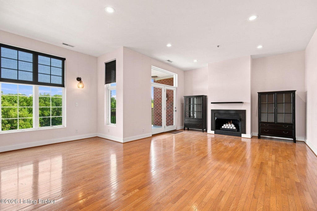 Photo of 2011 Frankfort Ave #408, Louisville, KY 40206 (MLS # 1727883)
