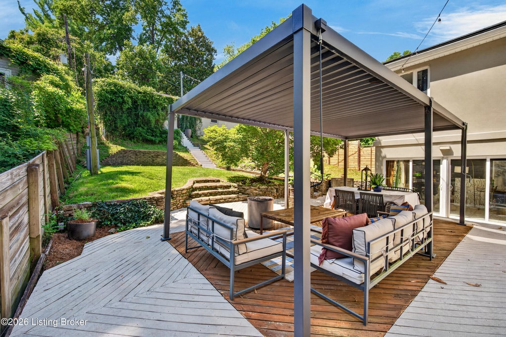 Photo of 2410 Cross Hill Rd, Louisville, KY 40206 (MLS # 1728693)