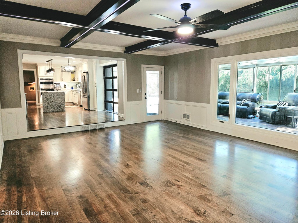 Photo of 9214 Woodhurst Ct, Louisville, KY 40222 (MLS # 1730127)