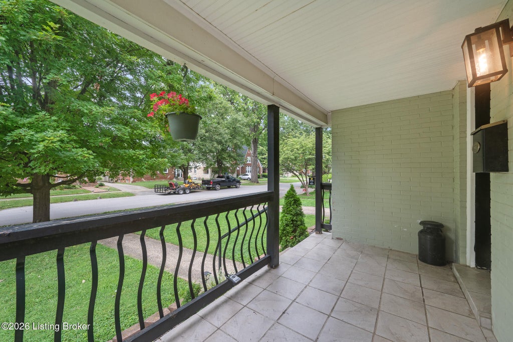 Photo of 407 Macon Ave, Louisville, KY 40207 (MLS # 1727763)