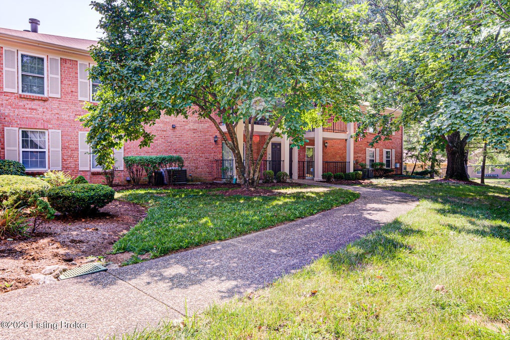 Photo of 401 Forest Park Rd, Louisville, KY 40223 (MLS # 1732692)