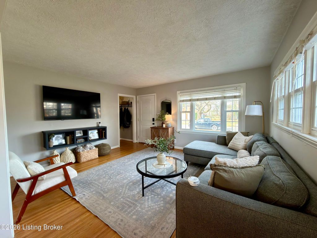 Photo of 4208 Brookhaven Ave, Louisville, KY 40220 (MLS # 1706978)