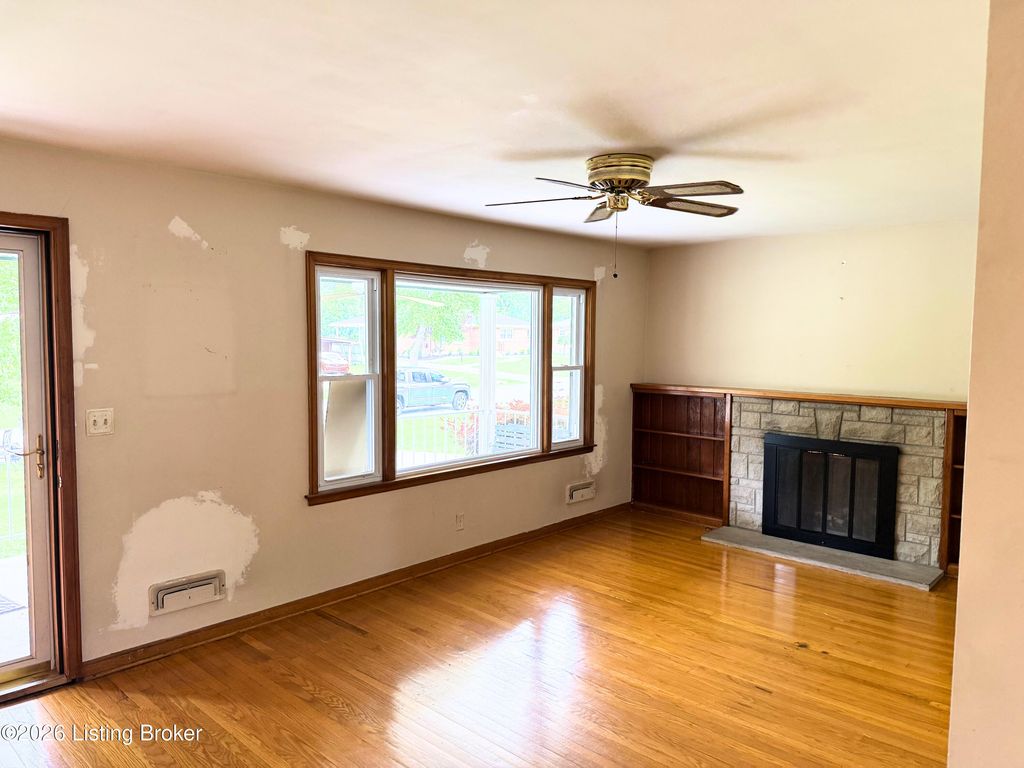 Photo of 3607 Brendenwood Rd, Louisville, KY 40272 (MLS # 1717848)