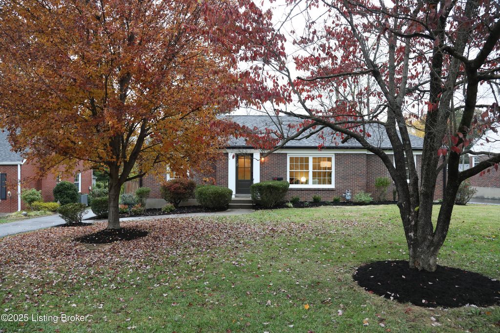 Photo of 323 N Bonner Ave, Louisville, KY 40207 (MLS # 1705028)