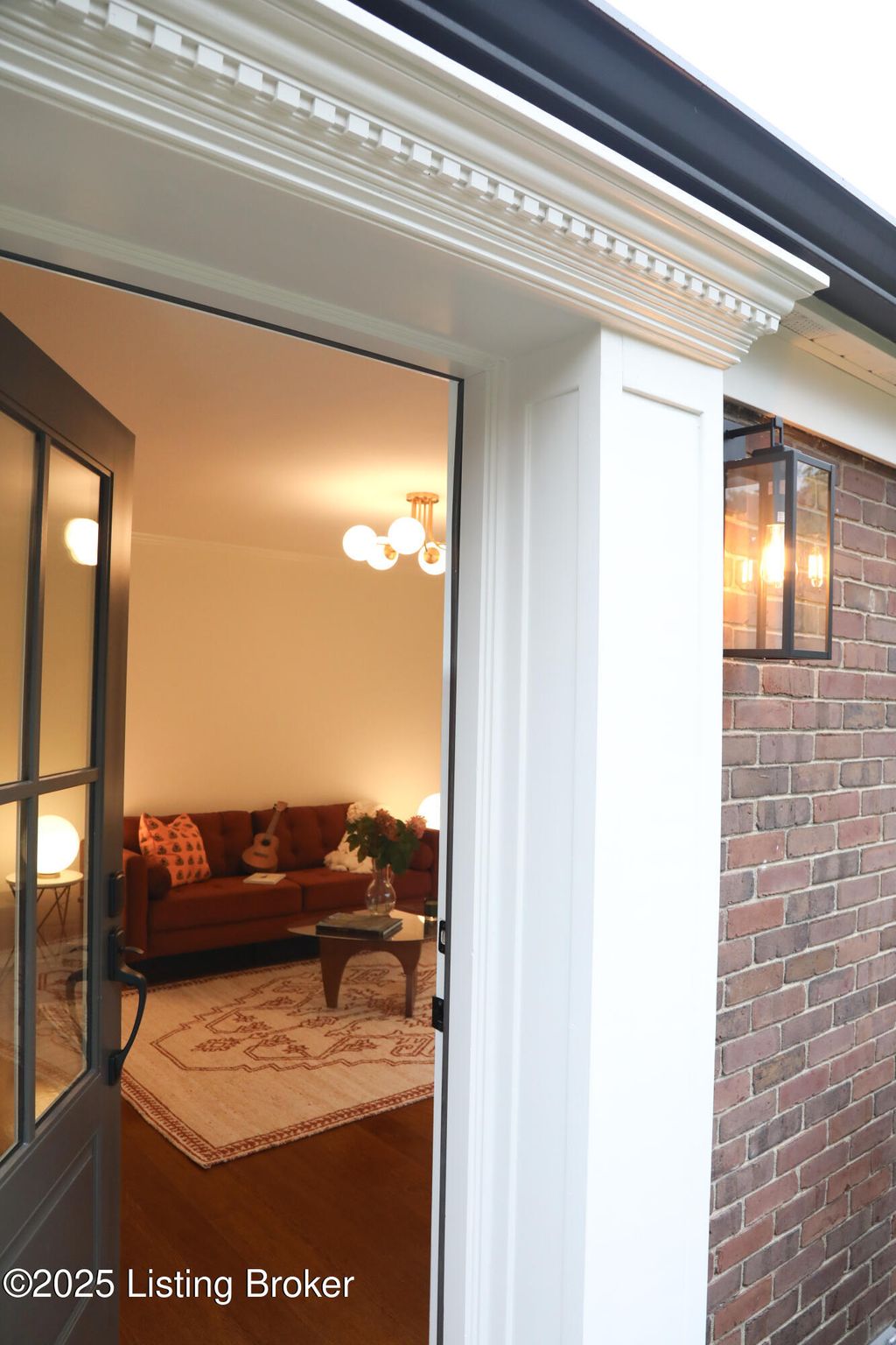 Photo of 323 N Bonner Ave, Louisville, KY 40207 (MLS # 1705028)