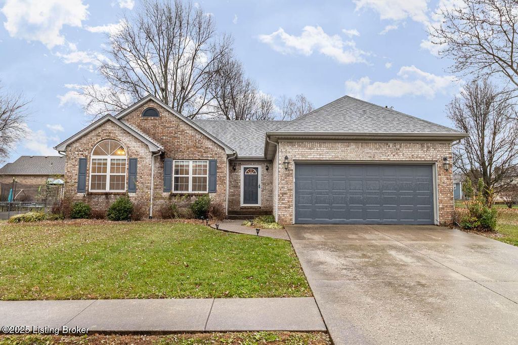 Photo of 1605 Knob Hill Rd, Elizabethtown, KY 42701 (MLS # 1705523)