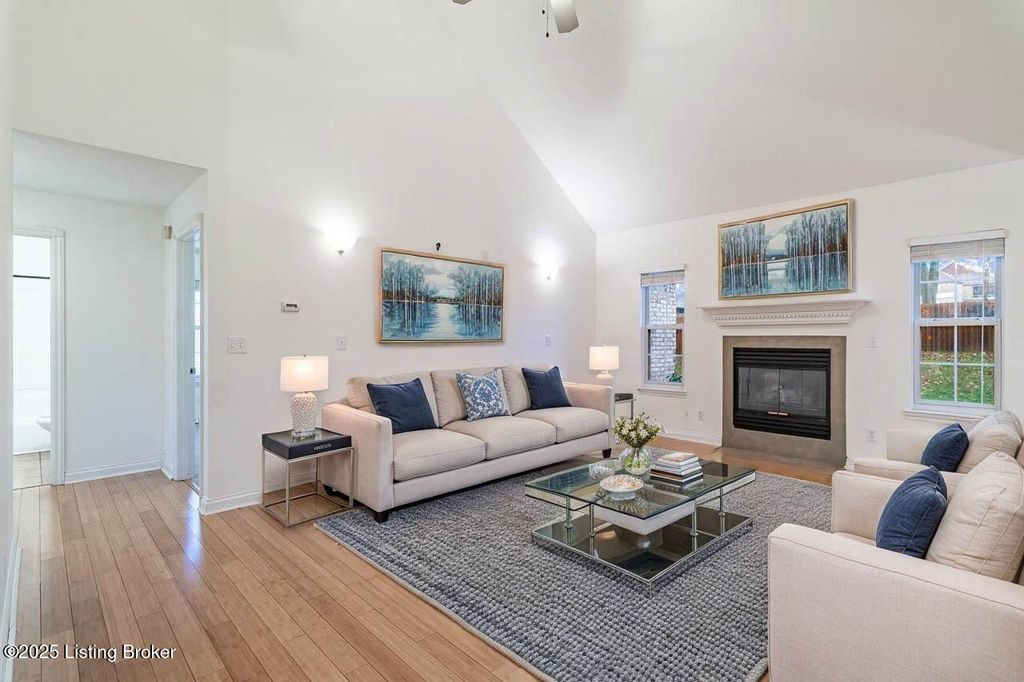 Photo of 1605 Knob Hill Rd, Elizabethtown, KY 42701 (MLS # 1705523)