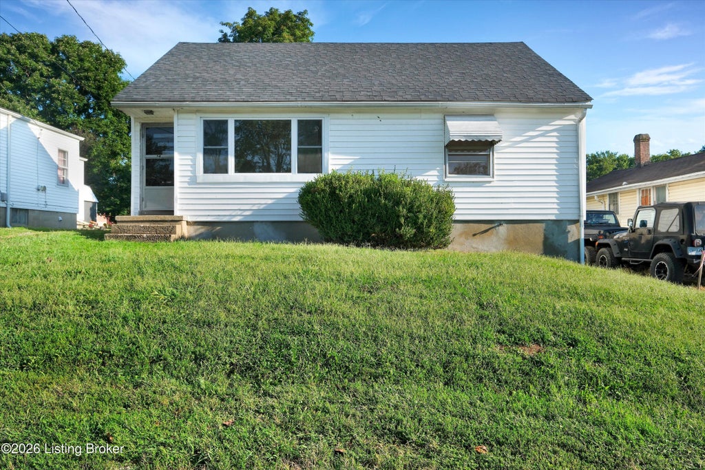 Photo of 24 W College St, New Castle, KY 40050 (MLS # 1729121)