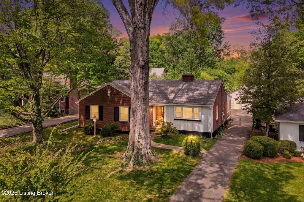 Photo of 4013 Leland Rd, Louisville, KY 40207 (MLS # 1714624)