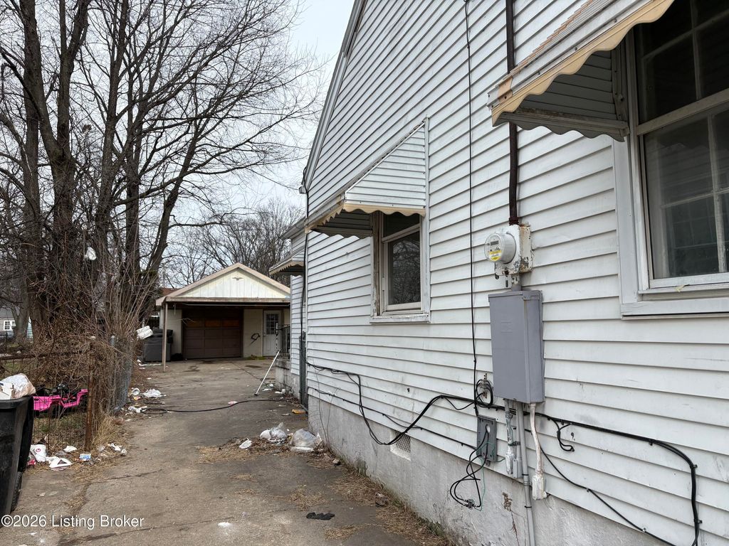 Photo of 1605 Arcade Ave, Louisville, KY 40215 (MLS # 1709882)