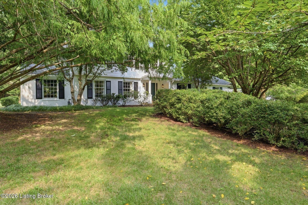 Photo of 12609 Crest Arm Rd, Anchorage, KY 40223 (MLS # 1725048)