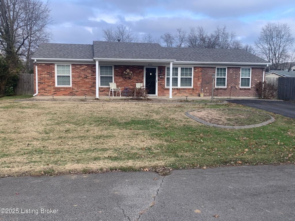 Photo of 4711 Guy Dr, Louisville, KY 40258 (MLS # 1704514)