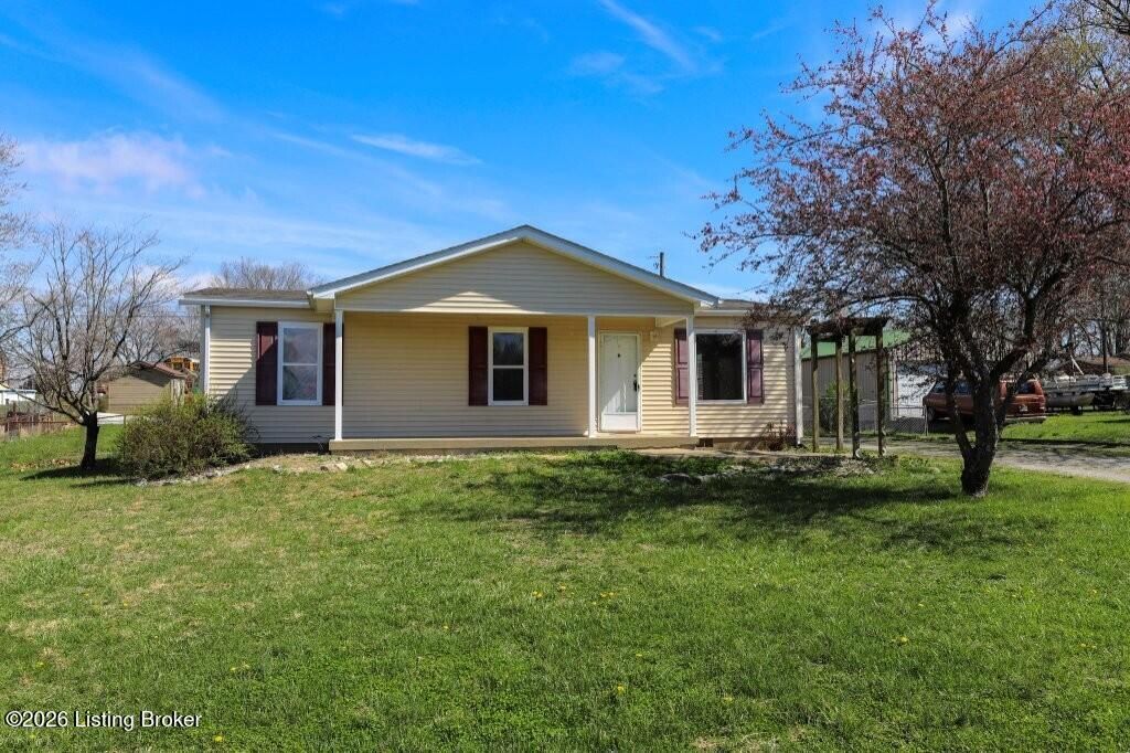 Photo of 414 S Mill St, Vine Grove, KY 40175 (MLS # 1712342)