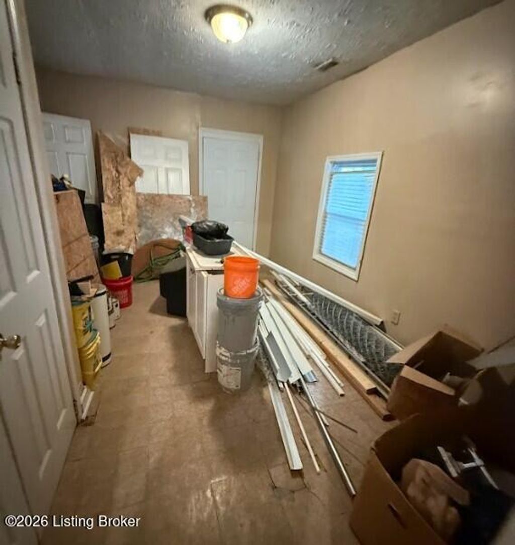 Photo of 2306 W Burnett Ave, Louisville, KY 40210 (MLS # 1708112)