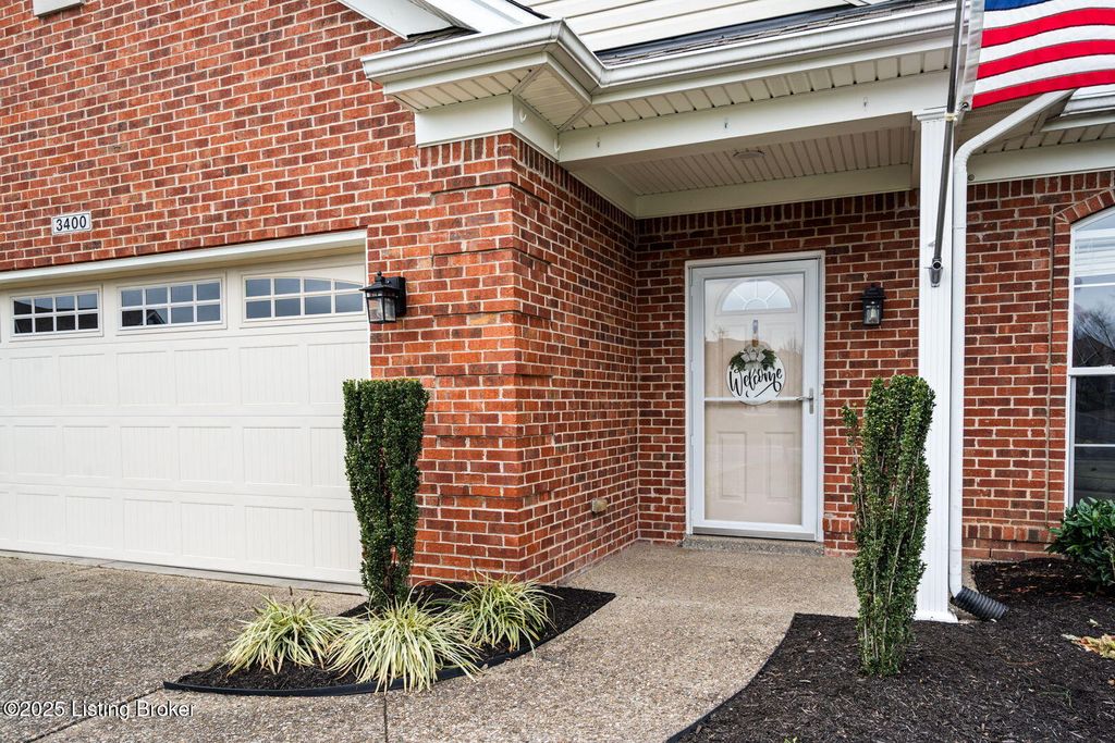 Photo of 3400 Eastbrook Dr, La Grange, KY 40031 (MLS # 1704215)