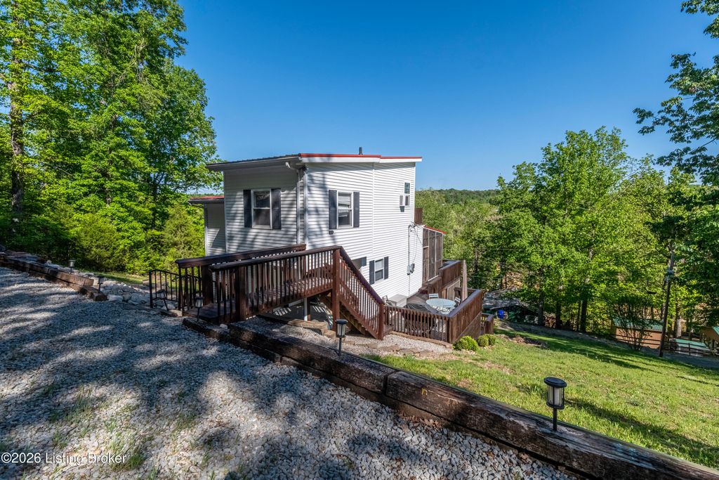 Photo of 517 Four Seasons Rd, Falls Of Rough, KY 40119 (MLS # 1715816)