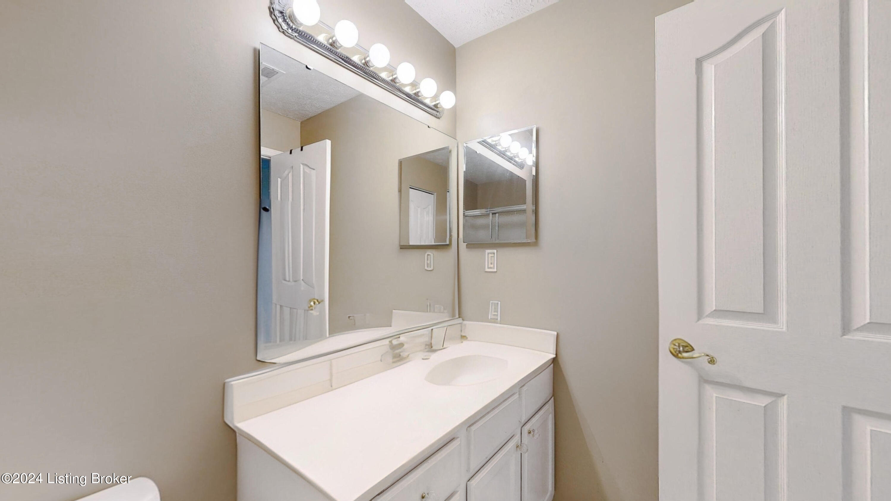 1301 Swan Pointe Blvd #102, Louisville, Kentucky image 8
