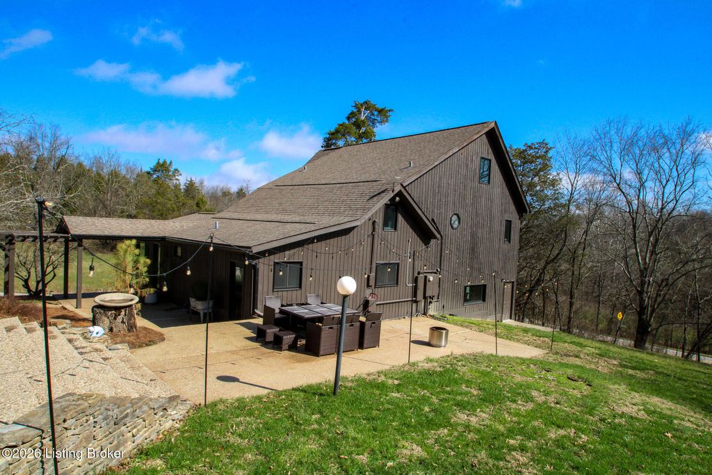 Photo of 2300 Long Run Rd, Louisville, KY 40245 (MLS # 1711227)