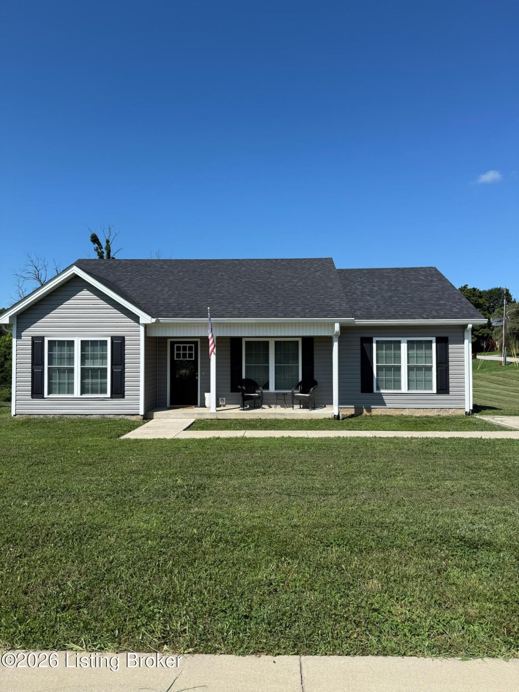Photo of 22 Temple Dr, Springfield, KY 40069 (MLS # 1723718)