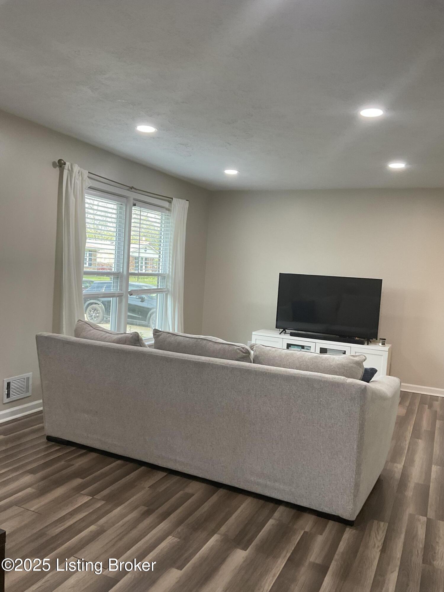 6400 By Way Ln, Louisville, Kentucky image 34