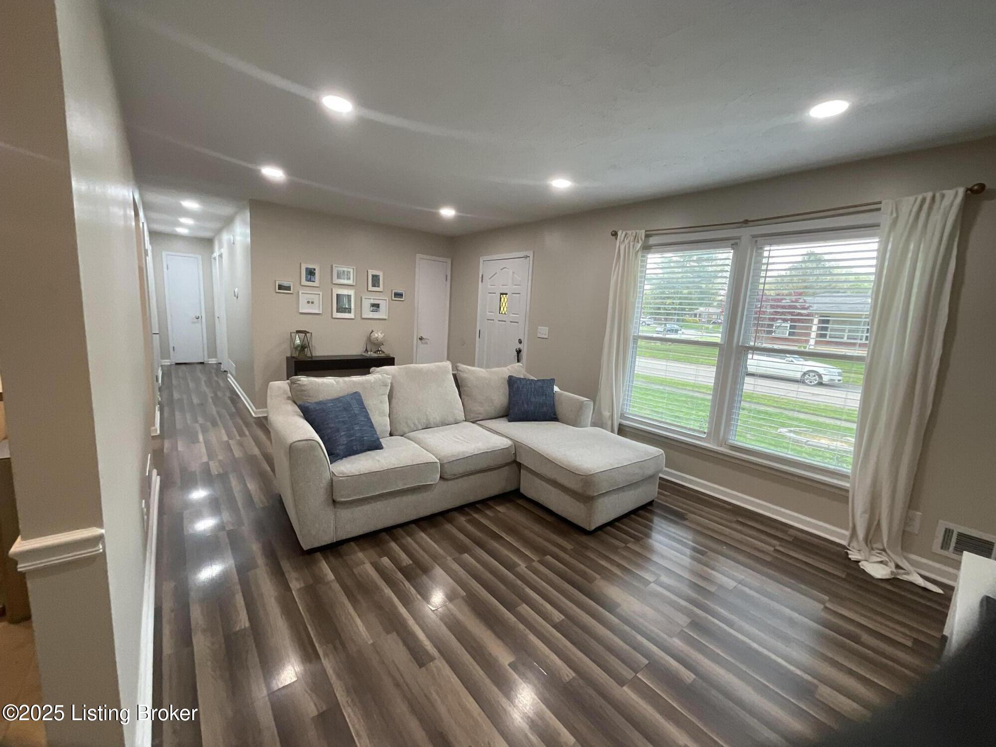 6400 By Way Ln, Louisville, Kentucky image 37