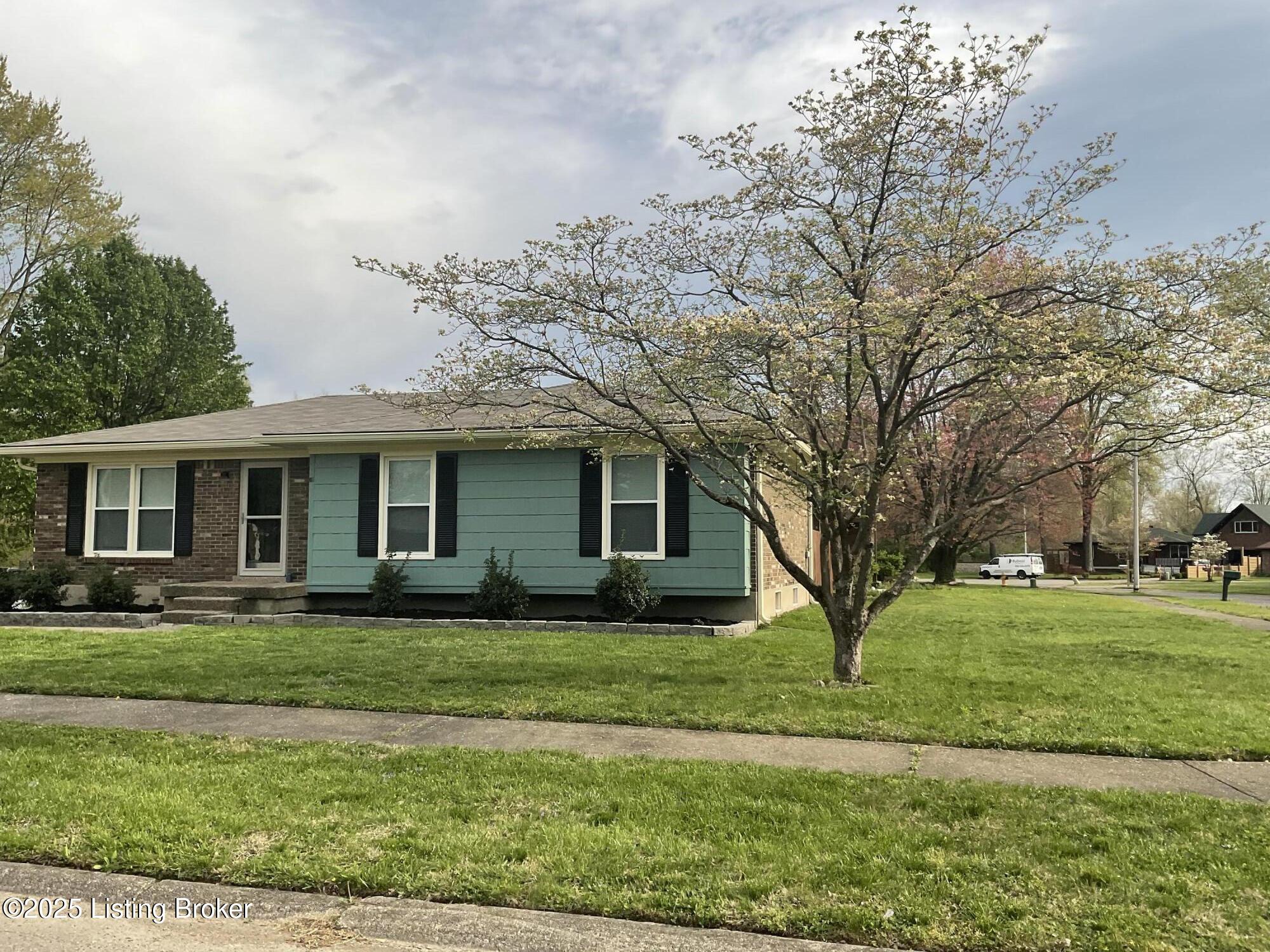6400 By Way Ln, Louisville, Kentucky image 2