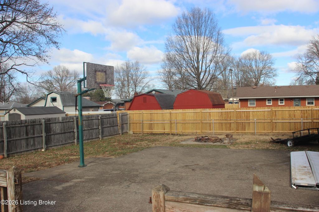 Photo of 6021 Princess Way, Louisville, KY 40219 (MLS # 1707176)