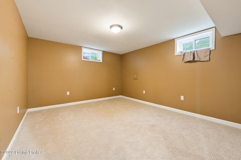 Tiny photo for 9206 Auburn Ave, Jeffersontown, KY 40299 (MLS # 1728955)