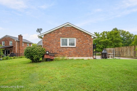 Tiny photo for 9206 Auburn Ave, Jeffersontown, KY 40299 (MLS # 1728955)