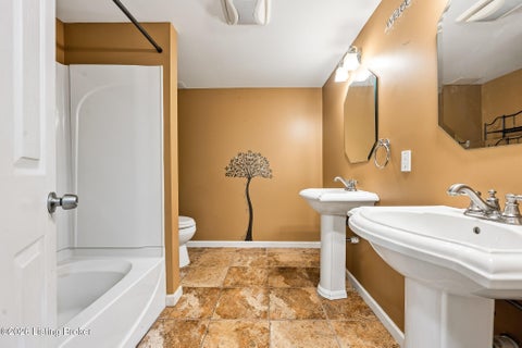 Tiny photo for 9206 Auburn Ave, Jeffersontown, KY 40299 (MLS # 1728955)