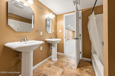 Tiny photo for 9206 Auburn Ave, Jeffersontown, KY 40299 (MLS # 1728955)