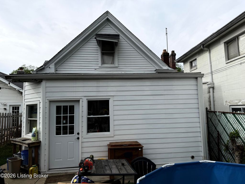 Photo of 2042 Midland Ave, Louisville, KY 40204 (MLS # 1717010)