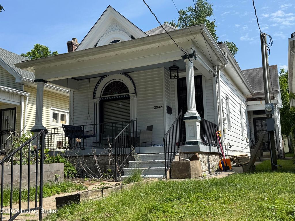 Photo of 2042 Midland Ave, Louisville, KY 40204 (MLS # 1717010)