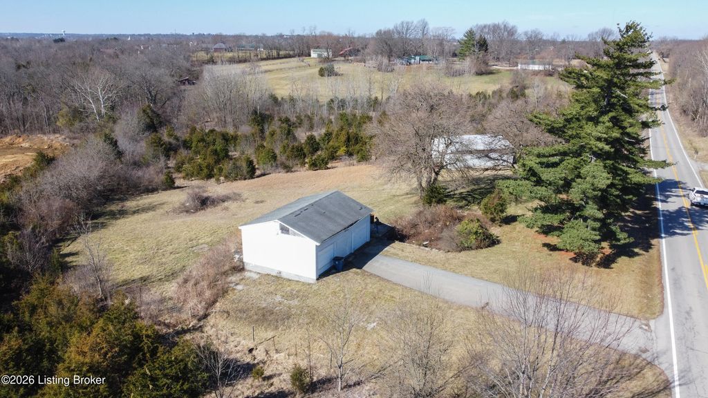 Photo of 2725 B Jericho Rd, La Grange, KY 40031 (MLS # 1718703)