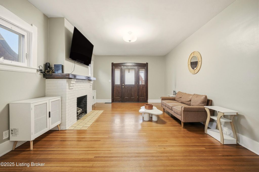 Photo of 1206 Larue Ave, Louisville, KY 40213 (MLS # 1707282)