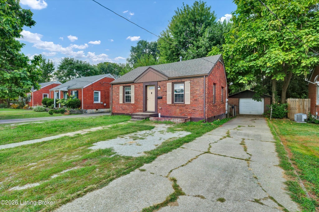 Photo of 1111 W Indian Trail, Louisville, KY 40213 (MLS # 1727866)