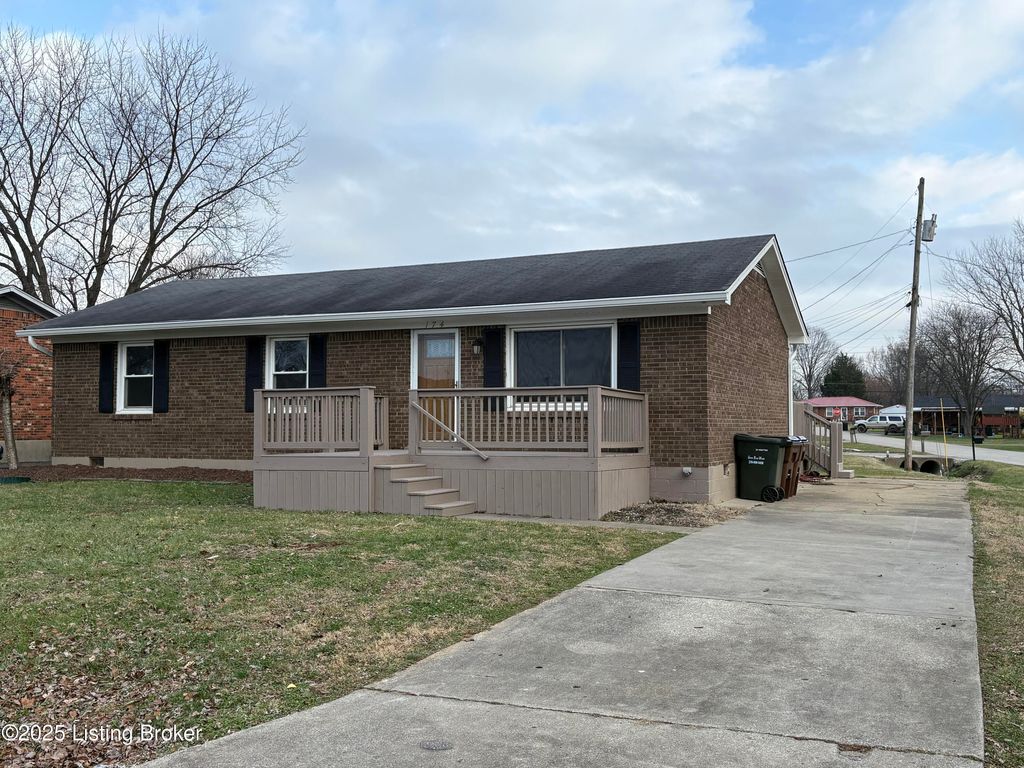 Photo of 174 Wilmington Dr, Mt Washington, KY 40047 (MLS # 1705794)