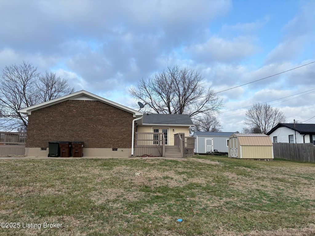 Photo of 174 Wilmington Dr, Mt Washington, KY 40047 (MLS # 1705794)