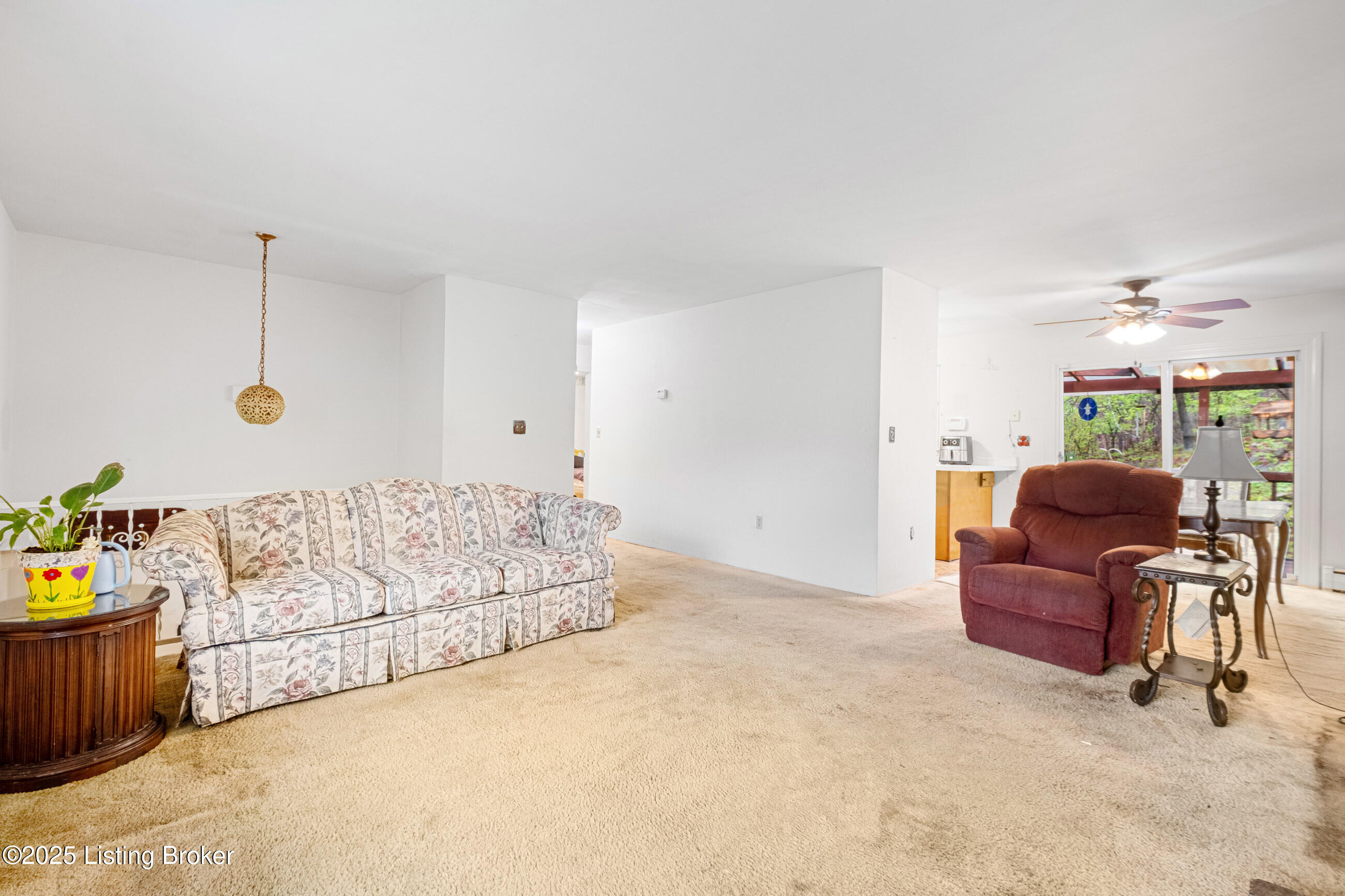 8221 St Anthony Church Rd, Louisville, Pennsylvania image 4