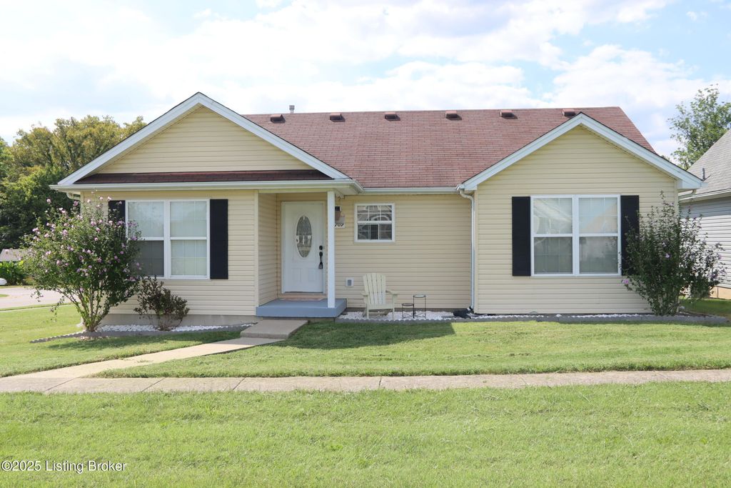 Photo of 9709 Williamsborough Ln, Louisville, KY 40291 (MLS # 1721564)