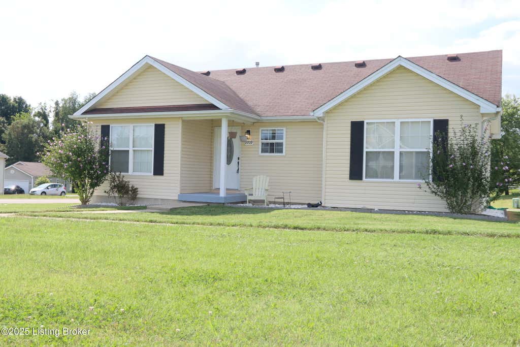 Photo of 9709 Williamsborough Ln, Louisville, KY 40291 (MLS # 1721564)